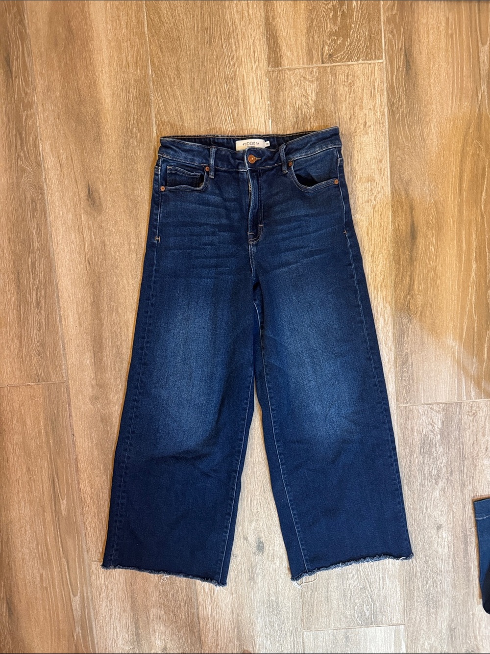 Hidden Capri Jeans Nori High-Rise Wide Leg Frayed in Dark Indigo
